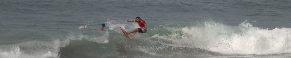 Surfing Las Escolleras 